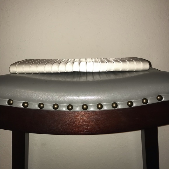 Ivory Satin Clutch - Picture 3 of 5